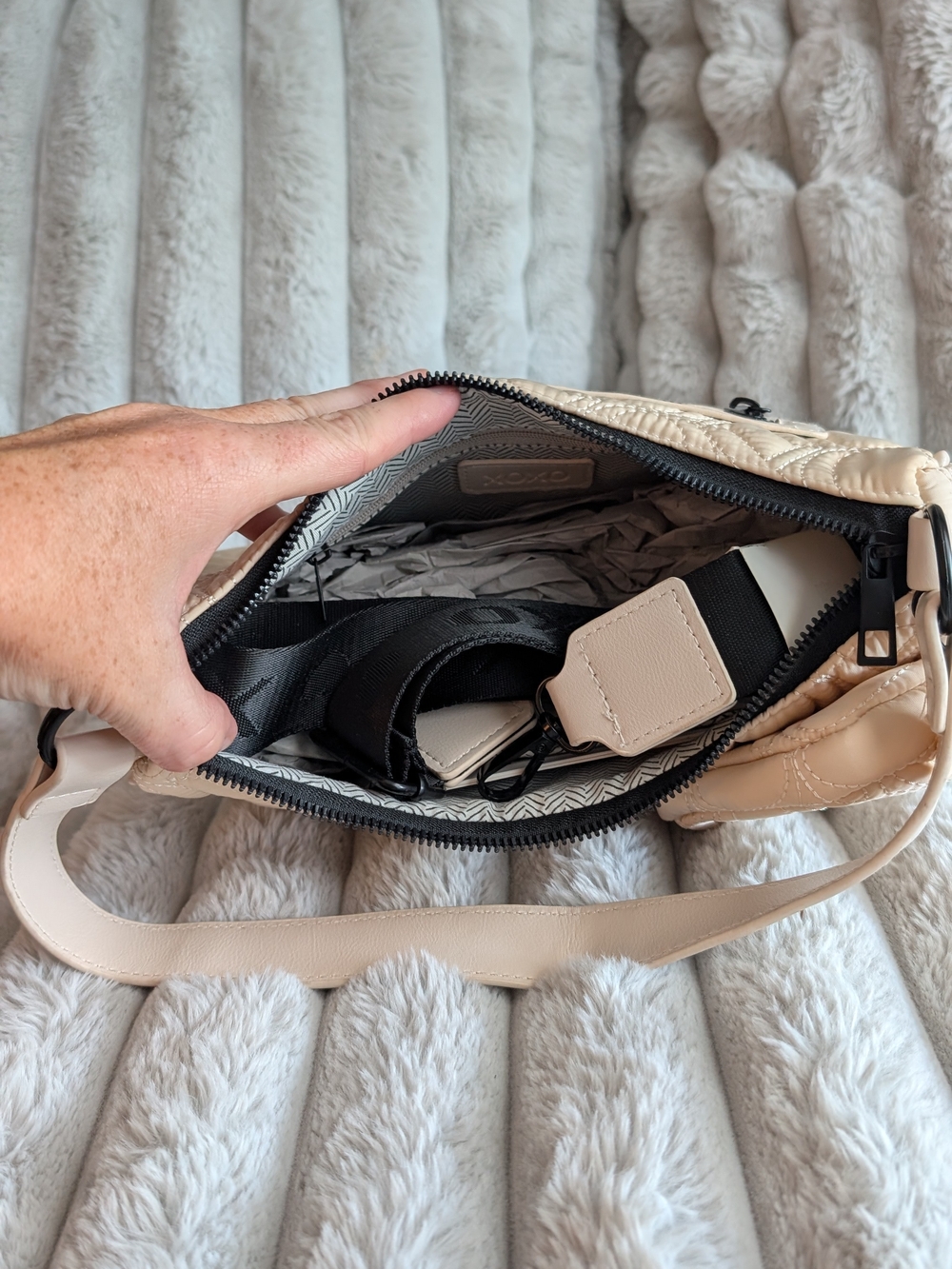 XOXO Women's Quilted Crescent Shoulder Bag in Cream - Picture 6 of 7